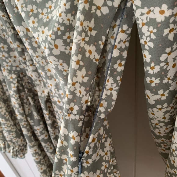 SHEIN dress - Picture 3 of 5